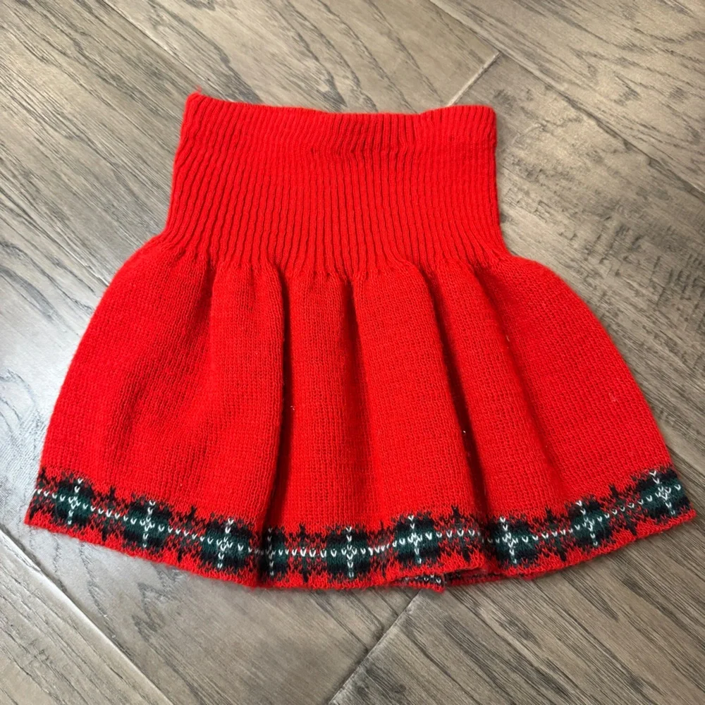 Vintage Heartworks Red and Black Holiday Dog Sweater w/ Skirt Set EUC Medium 5/6